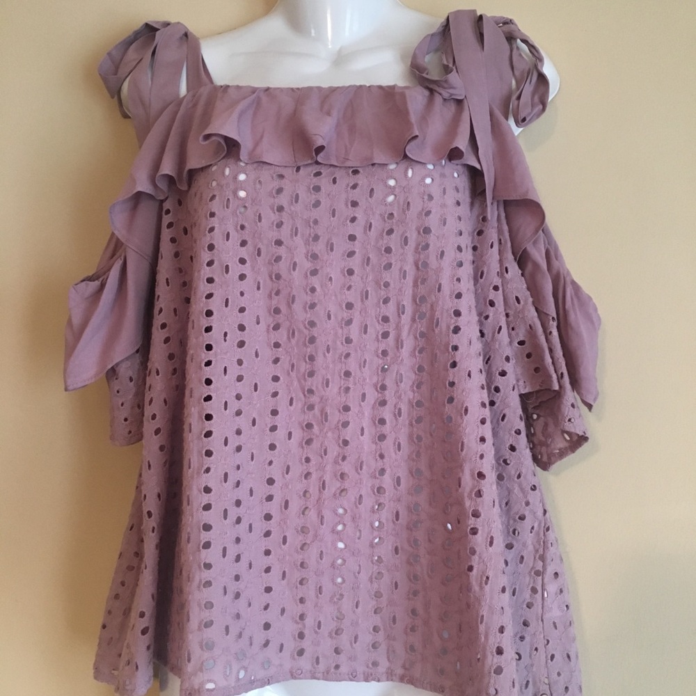 Umgee NWT Large Lilac Crotchet Cold Shoulder